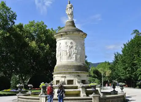 Photo de Monumento a Julián Gayarre