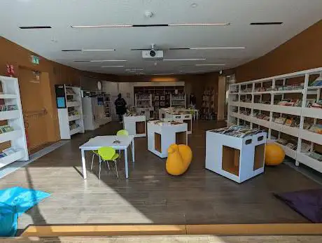 Photo de Librika - Stadtbibliothek Bruneck