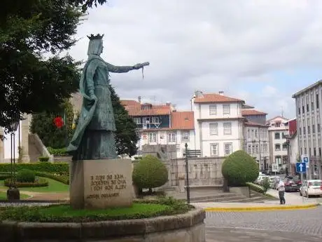 Photo de Estátua de Dona Teresa