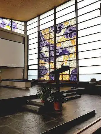 Photo de Eglise Sainte-Thérèse du Val-Vert