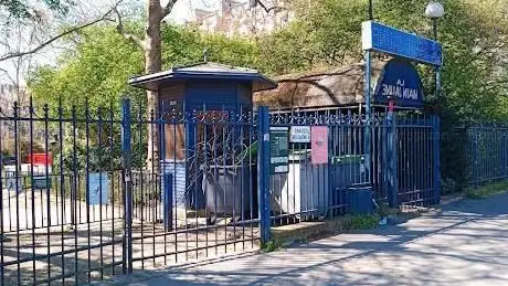 Photo de La Main Jaune