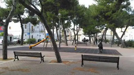Photo de Piazza Capitaneo