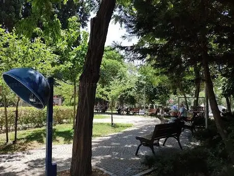 Photo de Bakırköy Belediyesi Millet Gezi Parkı