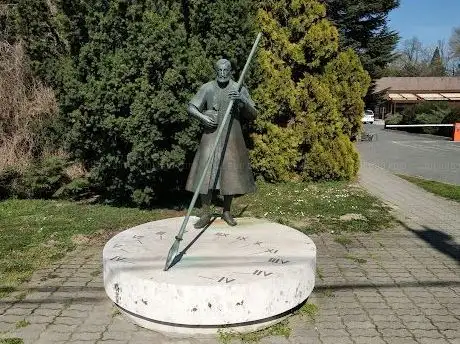 Photo de II. Nádasdy Ferenc a Fekete Bég lándzsás napóra szobra
