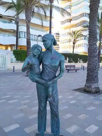 Photo de Escultura Madre e Hija
