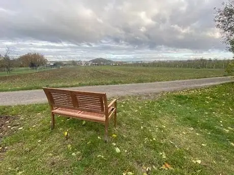 Photo de Ruhebank am Apfelbaum
