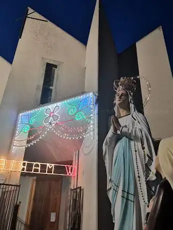 Photo de Chiesa della Beata Maria Vergine di Lourdes