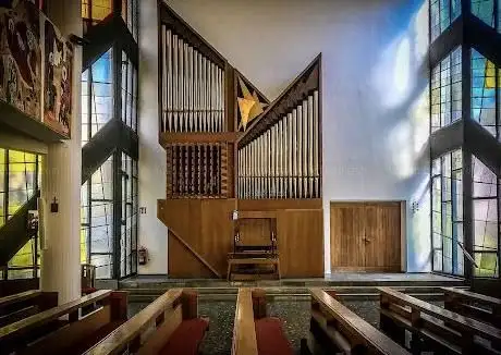 Photo de Katholische Kirche St. Johann Kapistran (St. Johannes de Capestrano)