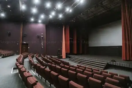 Photo de Bioskop Bar (Cinema Bar)
