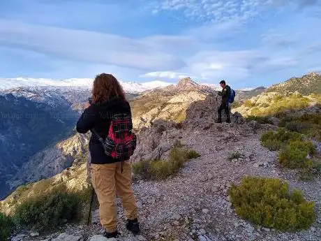 Photo de Hike Sierra Nevada Spain - Nature Walks and Mountain Hikes