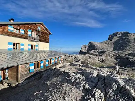 Photo de Rifugio Rosetta