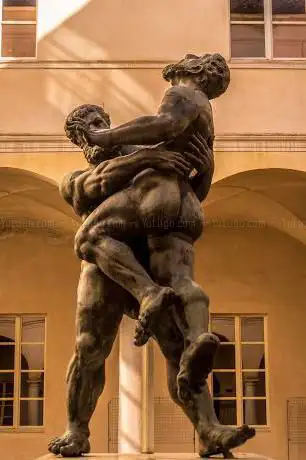 Photo de Monumento a Ercole e Anteo detti “I du brasèâ€