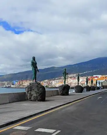 Photo de Candelaria Square