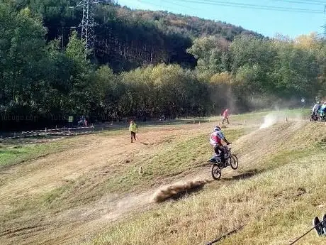 Photo de Offroad-Rennstrecke