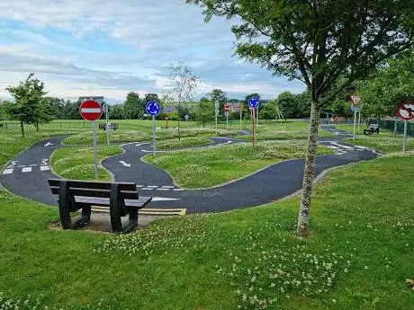 Photo de Sir Michael Watson Basketball Courts