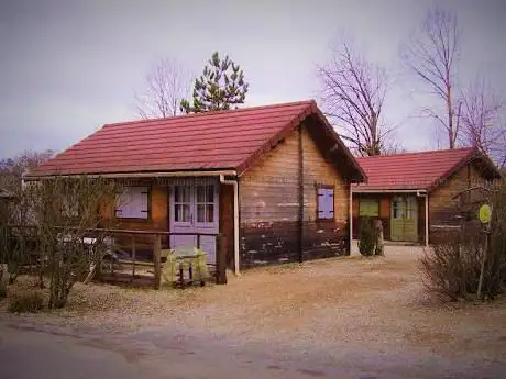 Photo de Les Cabanes de la Guide et Destination Balade