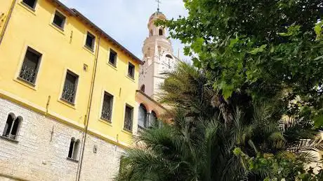 Photo de Piazza Siro Carli