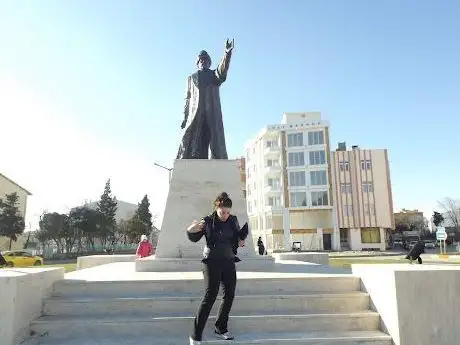 Photo de Gazi Süleyman Paşa heykeli