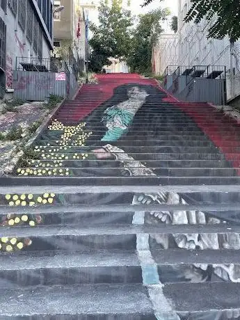 Photo de Stairs with Portrait