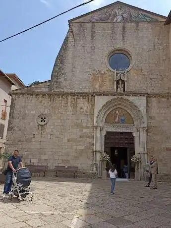 Photo de Church of Saint Peter Apostle