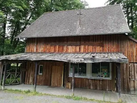 Photo de Grünes Meer Entdeckungswald Schloss Laubach