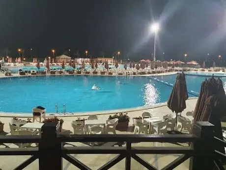 Photo de حمام سباحة النادي الأهلي الشيخ زايد