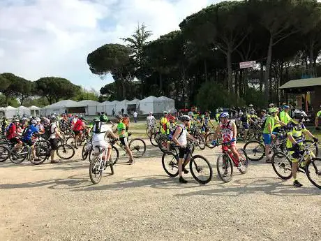 Photo de Ex Aeroporto Castiglione Del Lago
