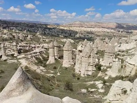Photo de Görkündere peri bacaları