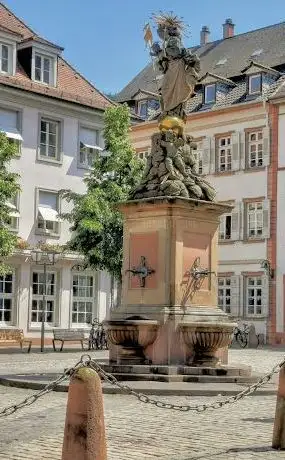 Photo de Muttergottesbrunnen (Kornmarkt-Madonna) Heidelberg - Peter van den Branden (1718)