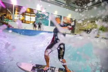 Photo de City Surf Park