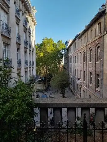 Photo of Les escaliers de la rue Girardon