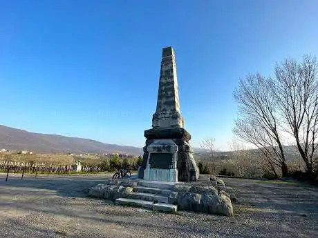 Photo de Cimitero dei Quattro Generali (Obelisco Quota 172)