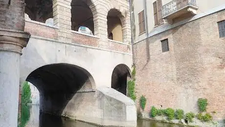 Photo de Loggia delle Pescherie di Giulio Romano