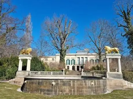 Photo de Löwenfontäne im Schloßpark Glienicke