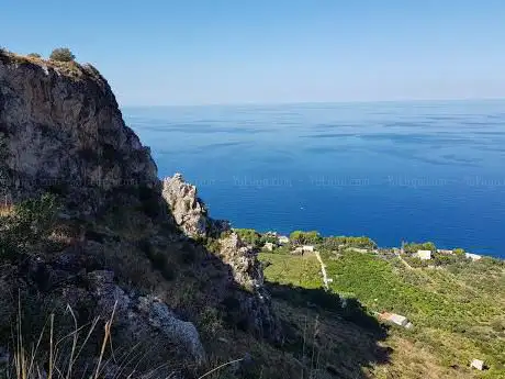 Photo de Grotten des Monte Catalfano