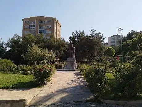 Photo de Nazım Hikmet Parkı