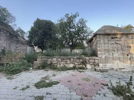 Photo de Yeniçeri Hamamı (Harabe)