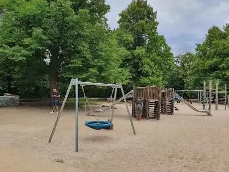 Photo de Spielplatz Anton-Saefkow-Park