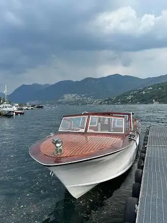 Photo de Lake Como Private Boat Tour - VABA