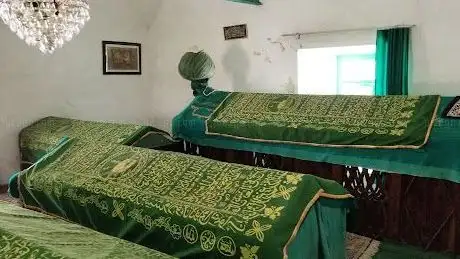 Photo de Yeşil Türbe