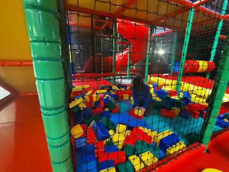 Photo de Uhoo Playground & NY Apocalypse Laser Tag