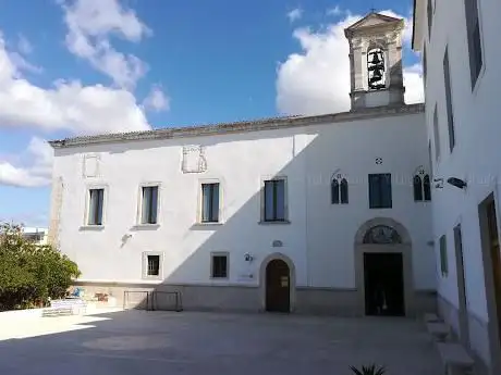 Photo de Church of the Holy Sacrament