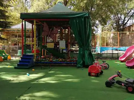 Photo de Parco Giochi del Castello