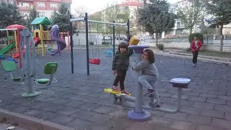 Photo de Şht. Alptung to Ulutaş Park