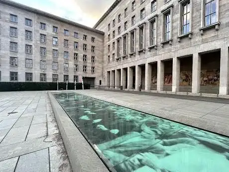 Photo de Denkmal zur Erinnerung an den Aufstand des 17. Juni 1953