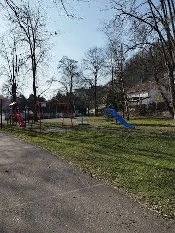 Photo de Bolnički park