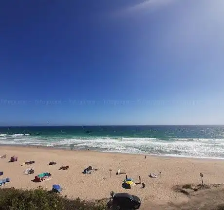 Photo de Praia da Peralta