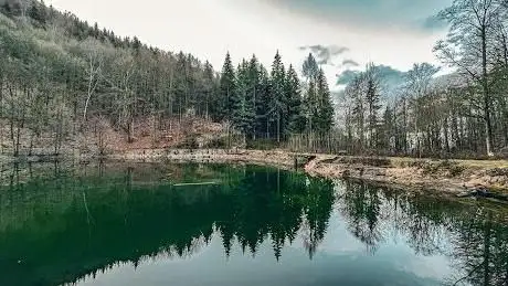 Photo de Kotelní jezírko