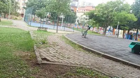 Photo de Üçgen Park