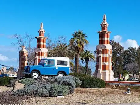 Photo de Monumento al Land Rover Santana